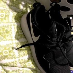 Nike tennis shoes